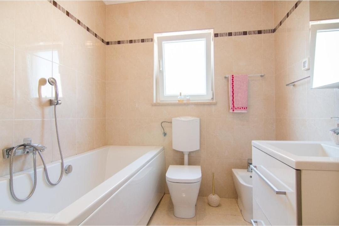 Apartment Antonella Fasana ฟาชานา ภายนอก รูปภาพ